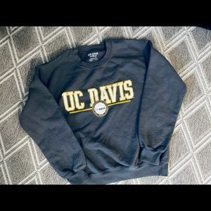 UC DAVIS  crew neck sweatshirt size small